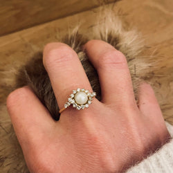 Bague perle et diamants en or jaune - Castafiore