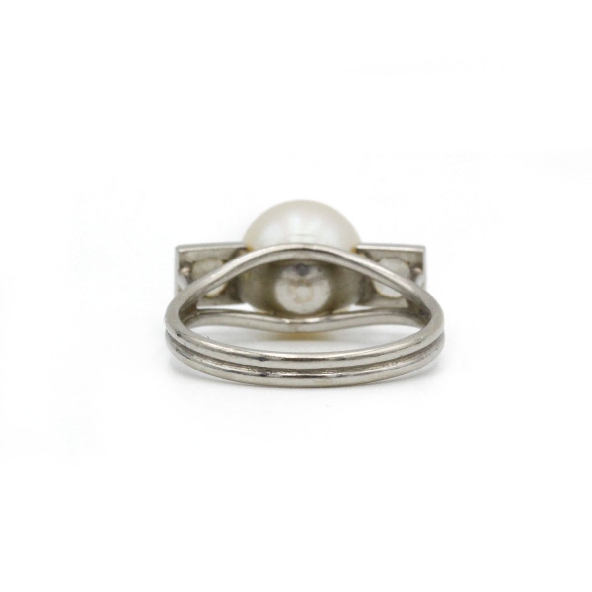 Bague - Platine, diamants et perle - Castafiore