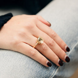 Bague POMELLATO "Nudo Classic" en or jaune et topaze - Castafiore