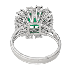 Bague Pompadour en or blanc, émeraude et diamants - Castafiore