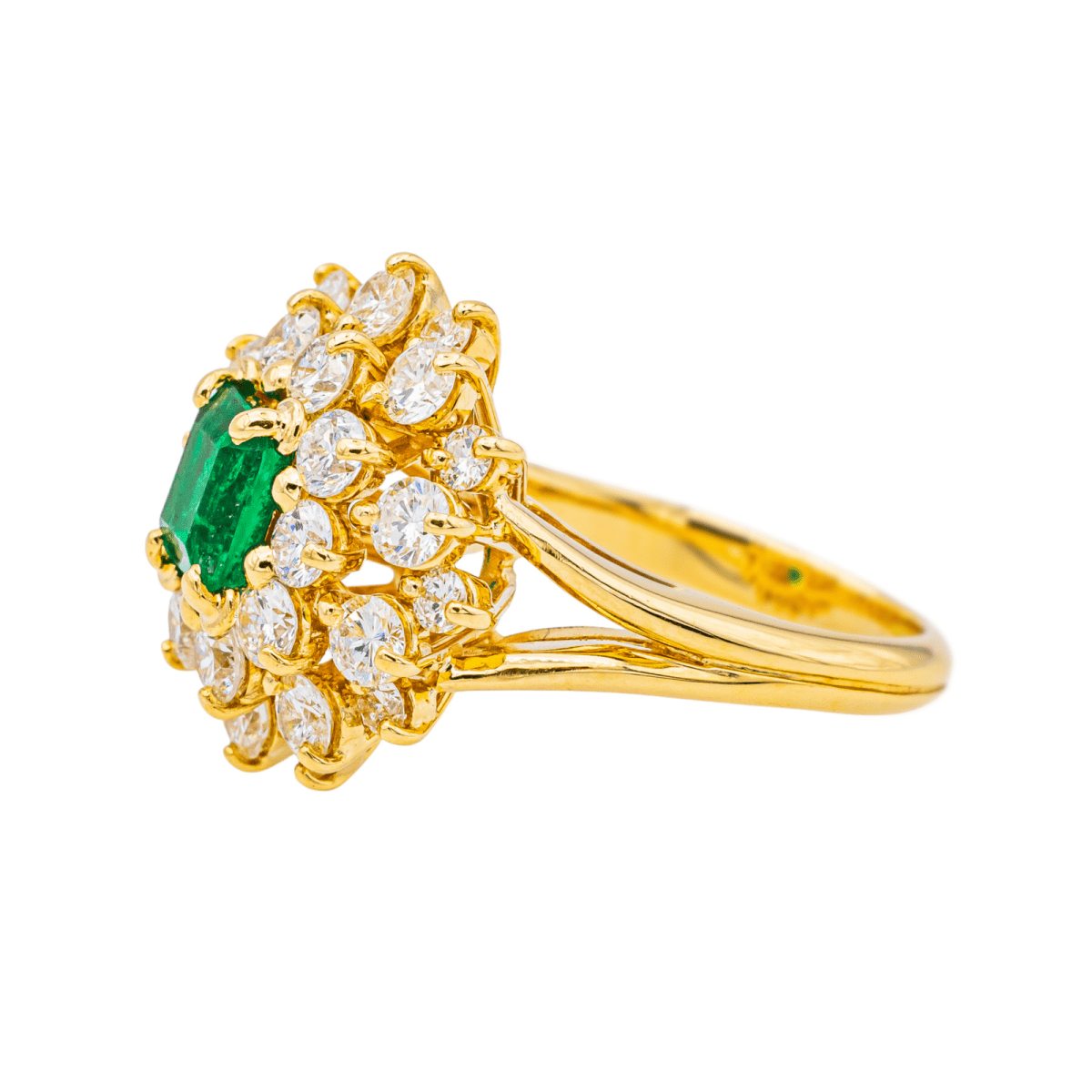 Bague Pompadour en or jaune, émeraude et diamants - Castafiore