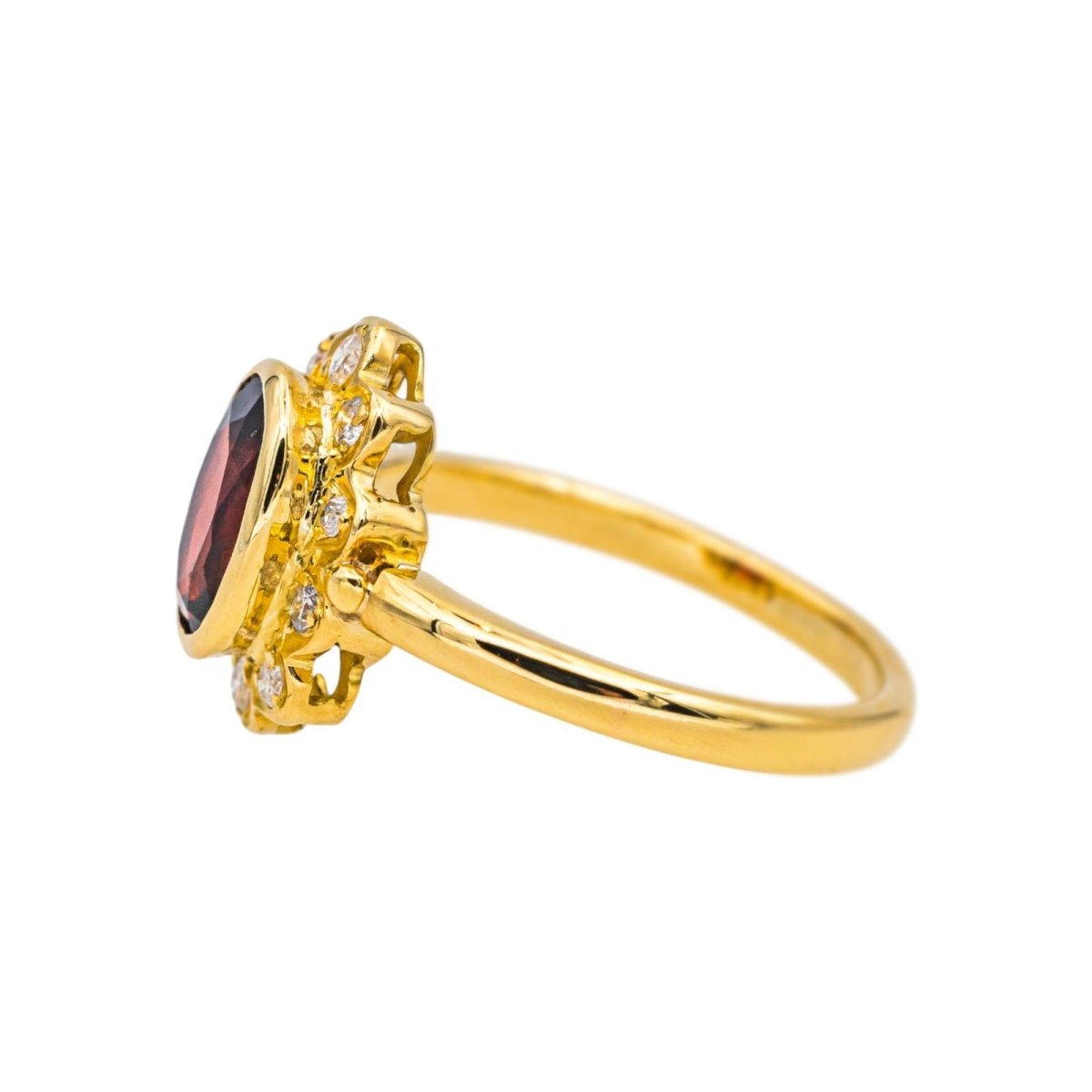 Bague Pompadour en or jaune, grenat et diamants - Castafiore
