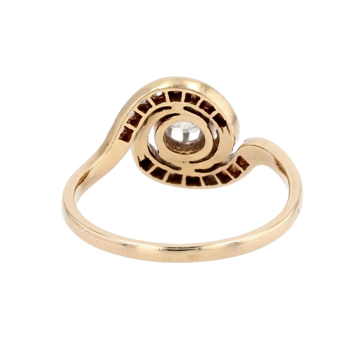 Bague Pompadour en or jaune, platine et diamants - Castafiore