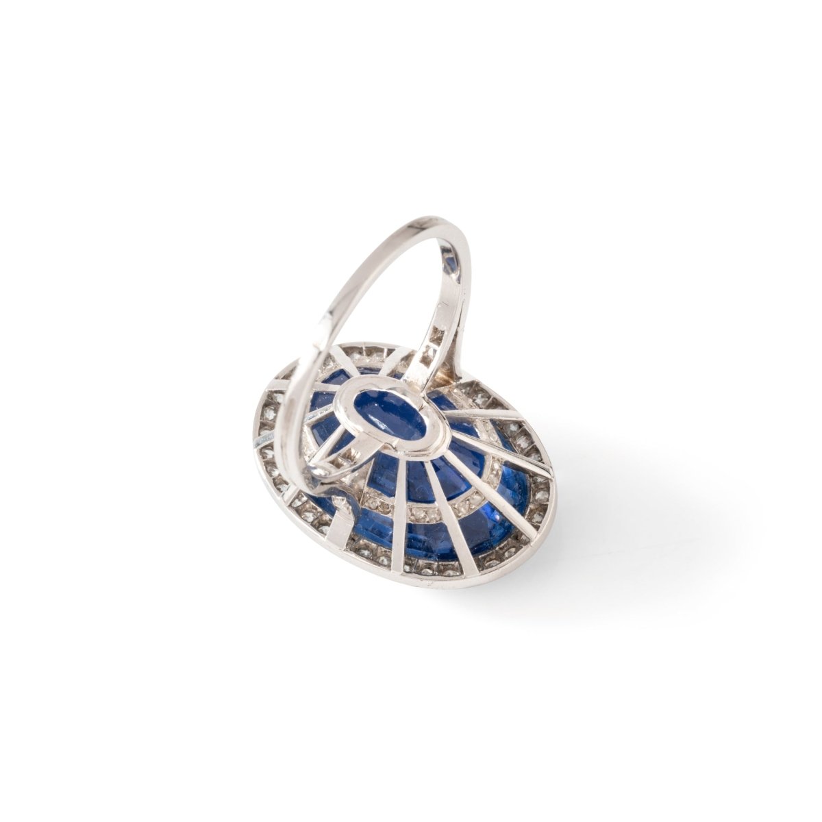 Bague Pompadour en platine, saphir et diamants - Castafiore