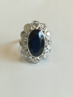 Bague Pompadour en platine, saphir et diamants - Castafiore