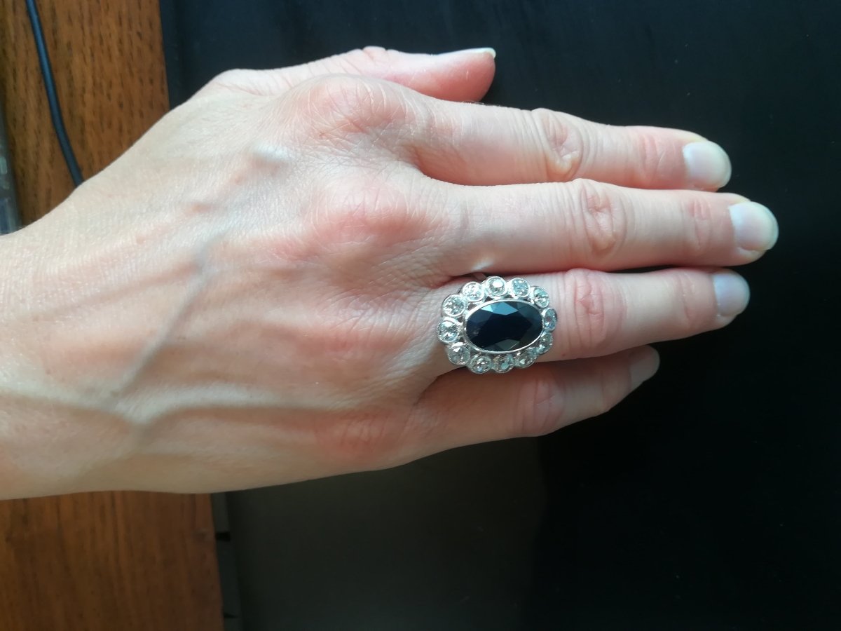 Bague Pompadour en platine, saphir et diamants - Castafiore