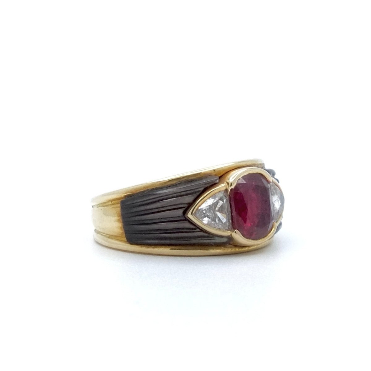 Bague rubis framboise en or jaune et rubis - Castafiore