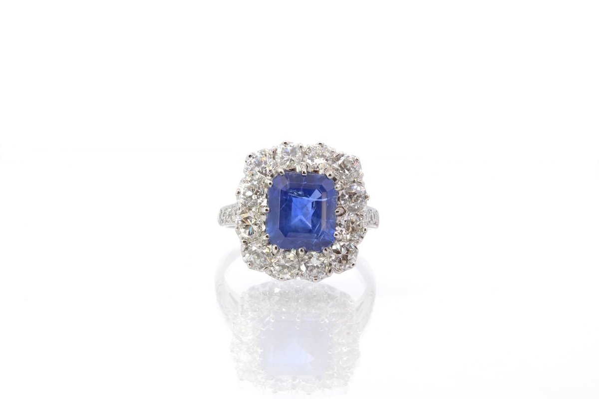 Bague saphir naturel non chauffé et diamants en platine - Castafiore