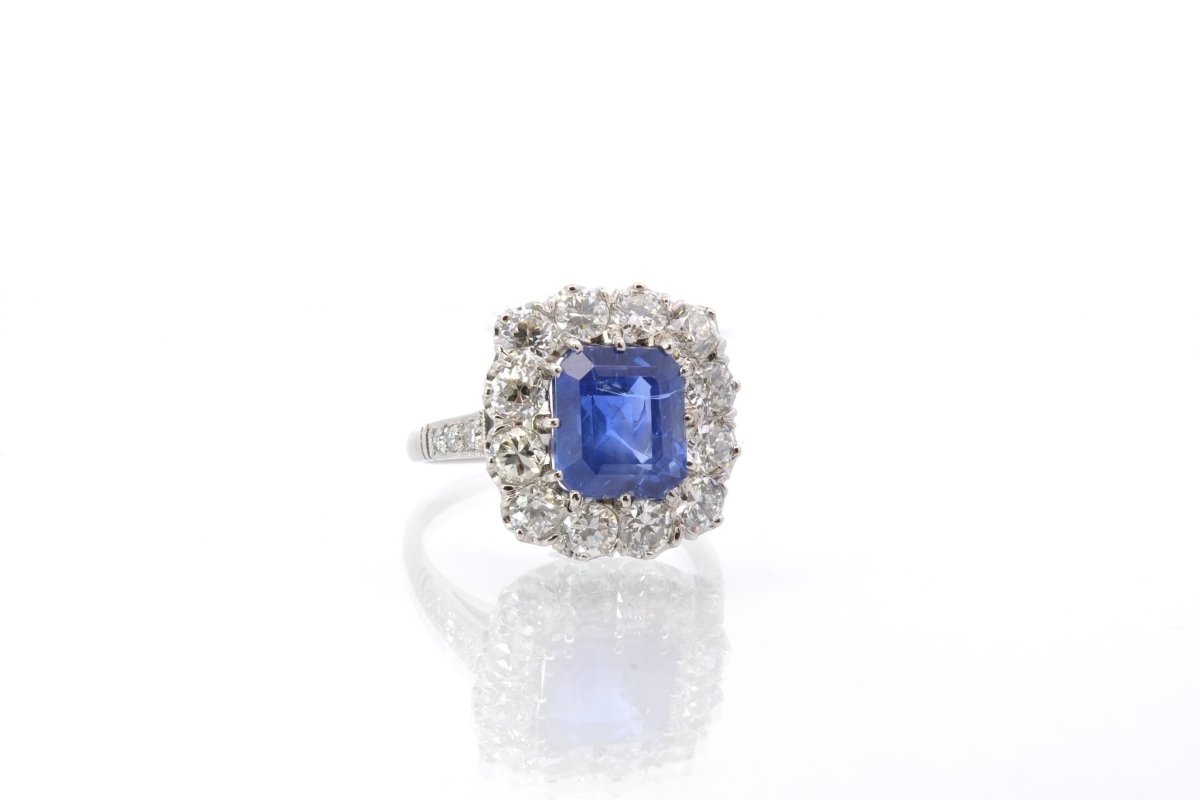 Bague saphir naturel non chauffé et diamants en platine - Castafiore