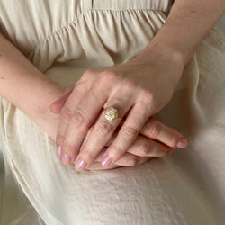 Bague sentimentale Augis, médaille d'amour en or jaune - Castafiore