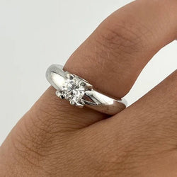 Bague Solitaire CARTIER en or blanc et diamant - Castafiore