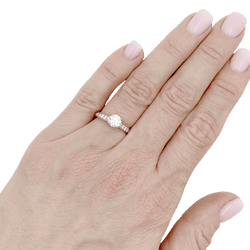 Bague Solitaire CARTIER "Solitaire 1895" en platine et diamants - Castafiore
