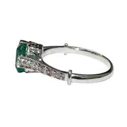 Bague Solitaire en or blanc, émeraude et diamants - Castafiore