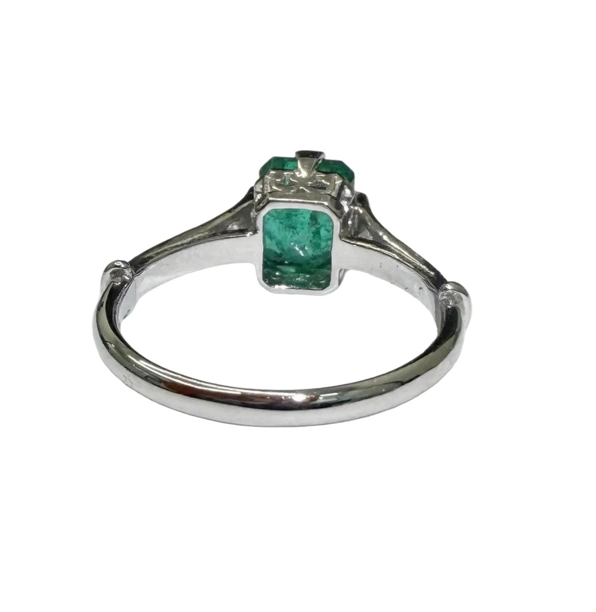 Bague Solitaire en or blanc, émeraude et diamants - Castafiore