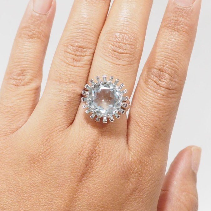 Bague Solitaire en or blanc et aigue-marine - Castafiore
