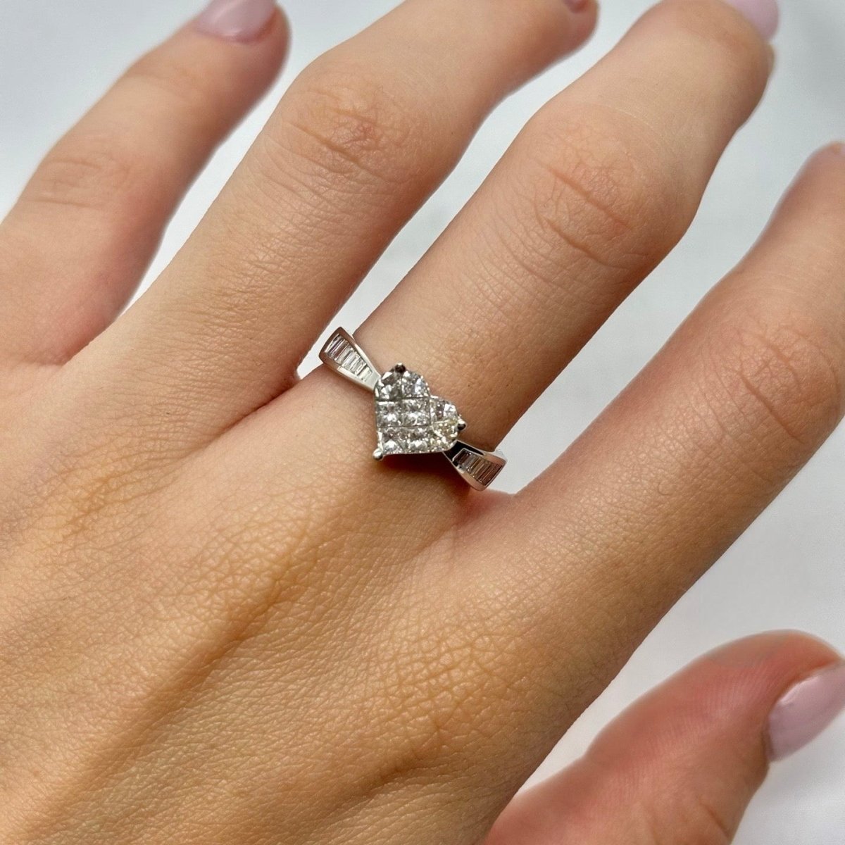 Bague Solitaire en or blanc et diamants - Castafiore