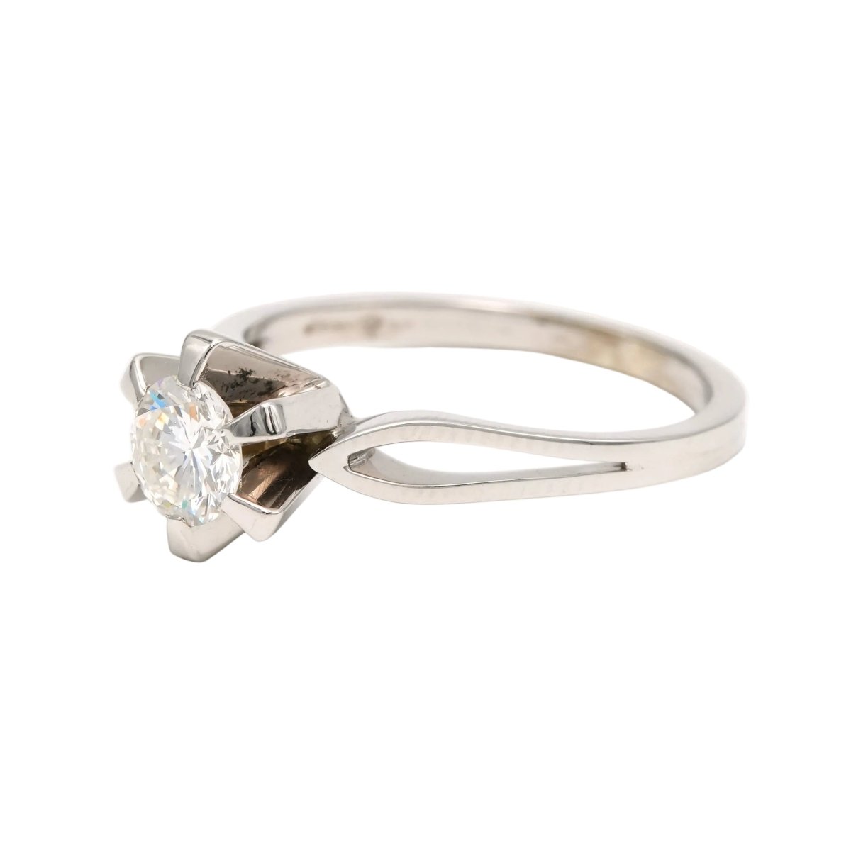 Bague Solitaire en or blanc et diamants - Castafiore
