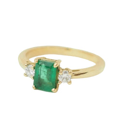 Bague Solitaire en or jaune, émeraude et diamants - Castafiore