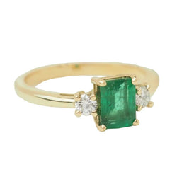 Bague Solitaire en or jaune, émeraude et diamants - Castafiore