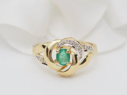 Bague Solitaire en or jaune, émeraude et diamants - Castafiore