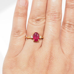 Bague Solitaire en or jaune, rubis et diamants - Castafiore