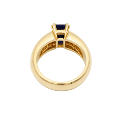 Bague Solitaire en or jaune, saphir et diamants - Castafiore