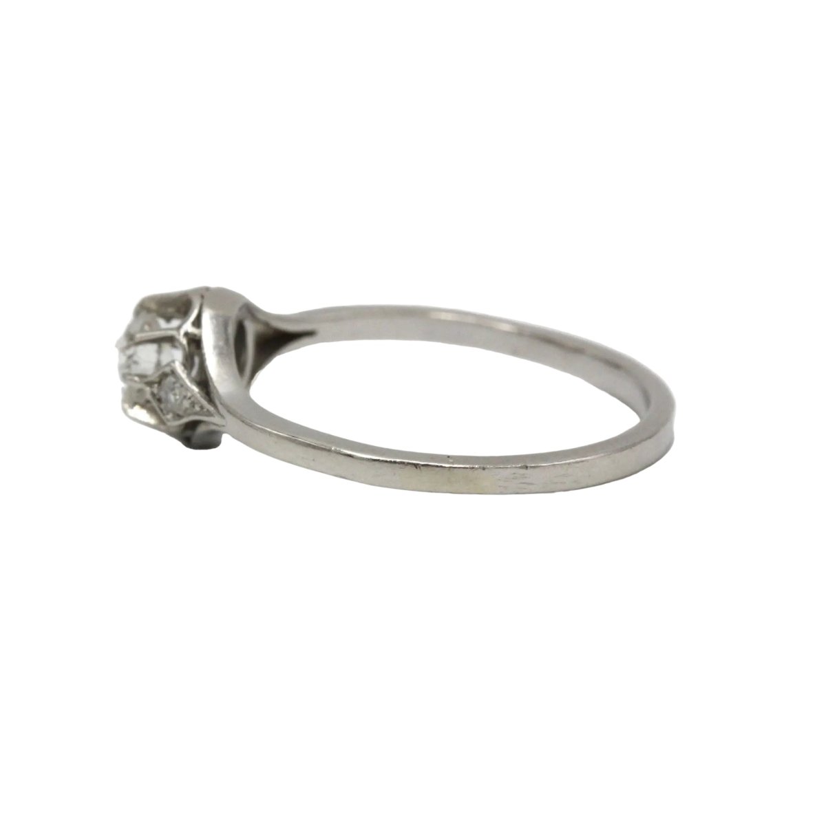 Bague Solitaire en platine et diamants - Castafiore