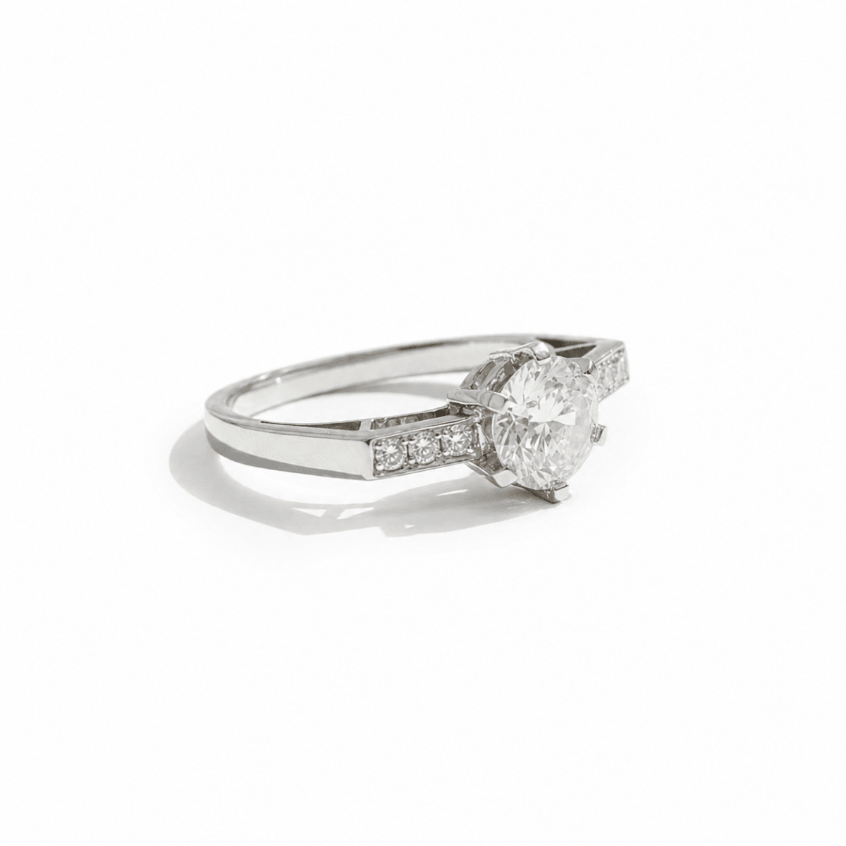 Bague Solitaire en platine et diamants - Castafiore