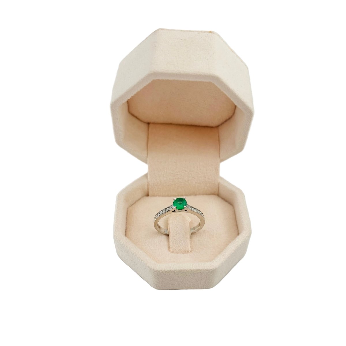 Bague Solitaire GEMMYO "Little Lady Pavée" en platine, émeraude et diamants - Castafiore