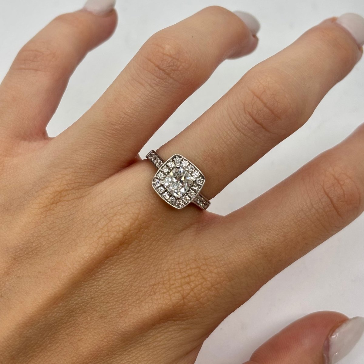 Bague solitaire or blanc et diamants - Castafiore