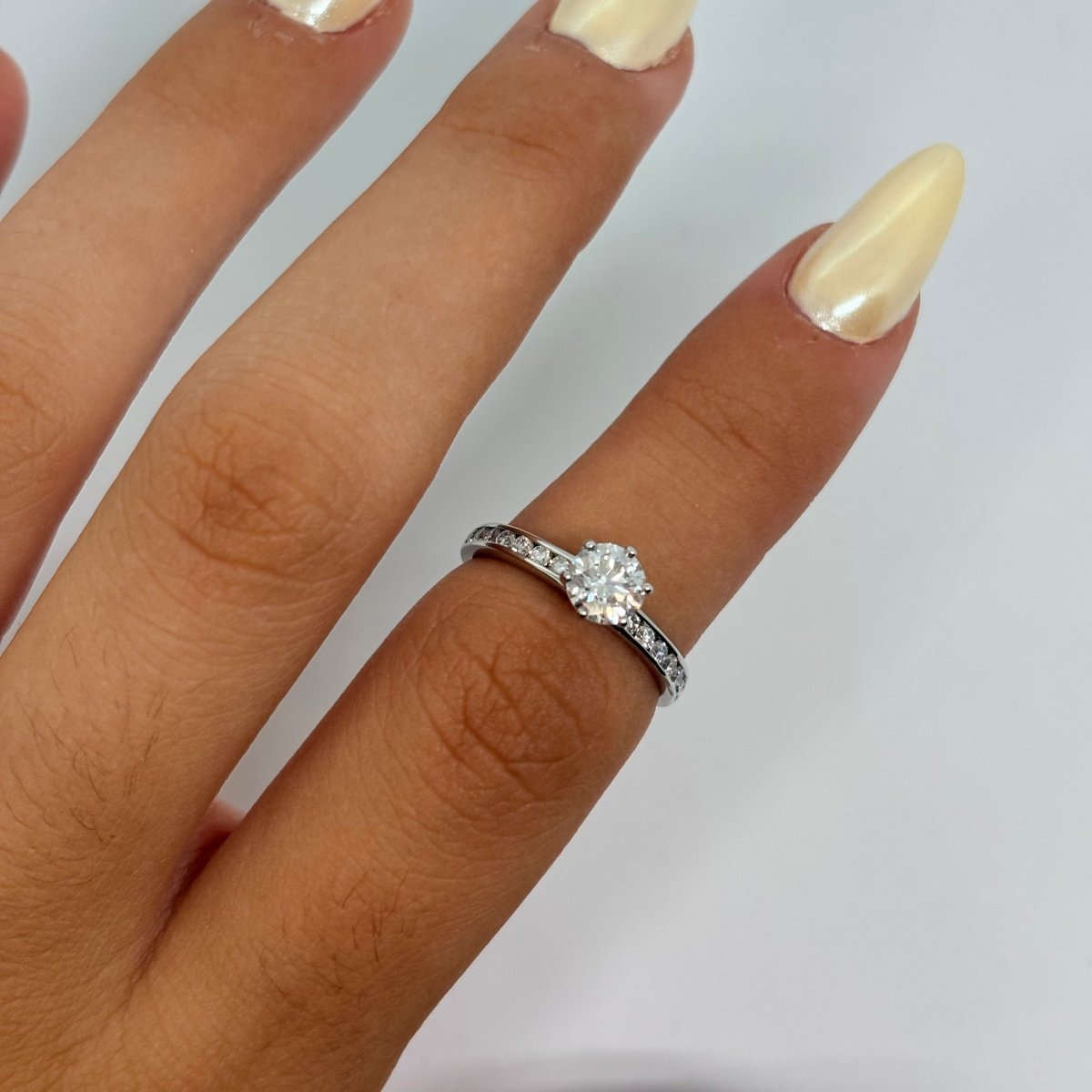 Bague Solitaire TIFFANY & CO. en platine et diamants - Castafiore