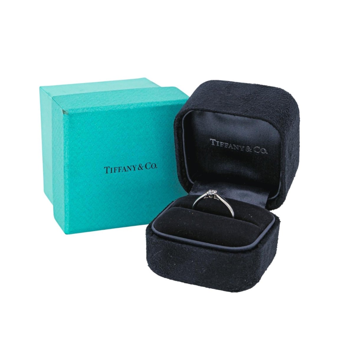 Bague Solitaire TIFFANY & CO "Harmony" en platine et diamant - Castafiore