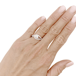 Bague Solitaire VAN CLEEF & ARPELS "Solitaire Couture" en platine et diamants - Castafiore