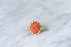 Bague style antique camée corail - Castafiore