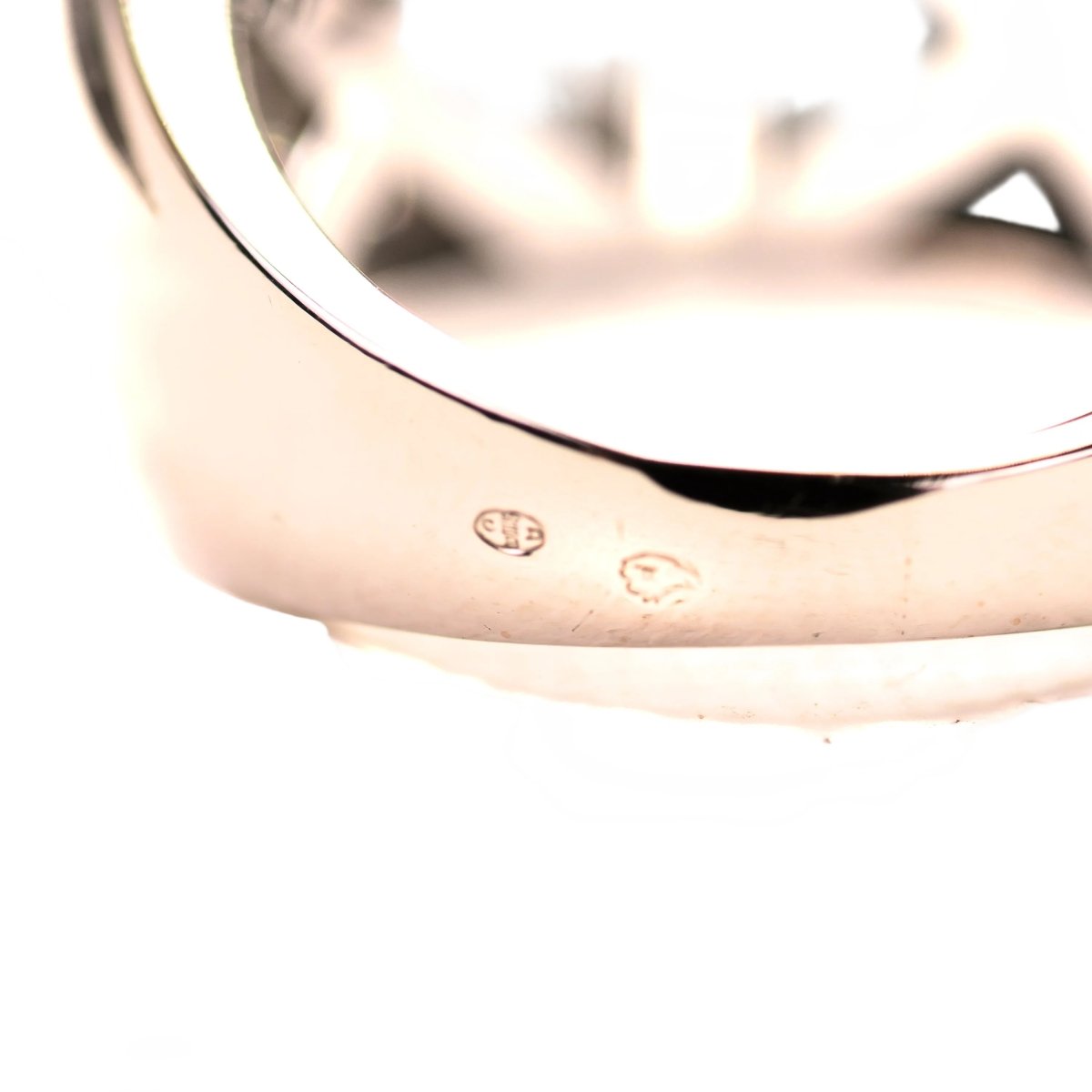 Bague Tank en or blanc, saphirs et diamants - Castafiore