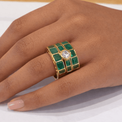 Bague Tank en or jaune, émeraudes et diamants - Castafiore