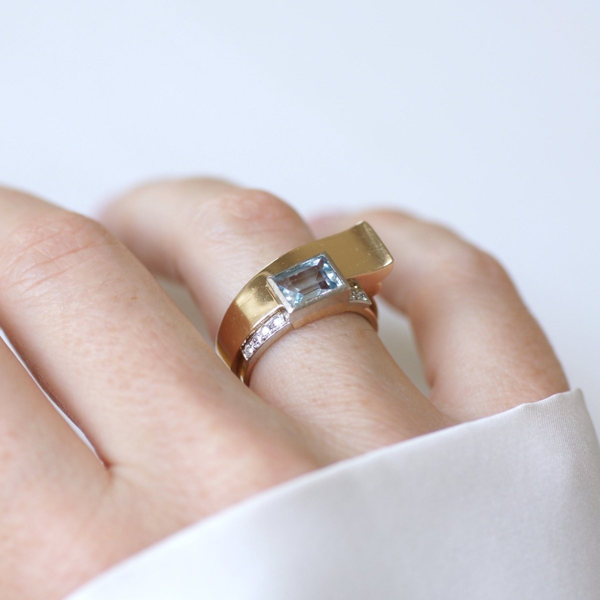 Bague Tank en or jaune, platine, aigue-marine et diamants - Castafiore