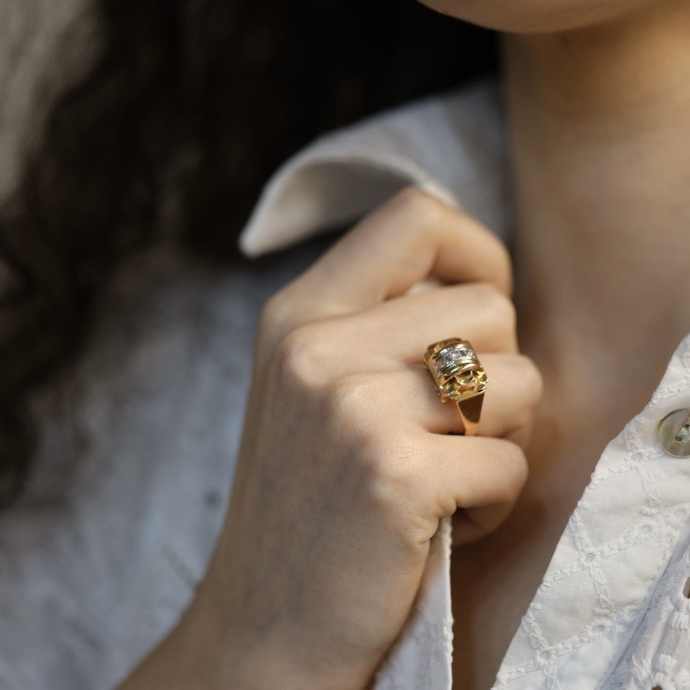 Bague Tank en or jaune, platine et diamants - Castafiore