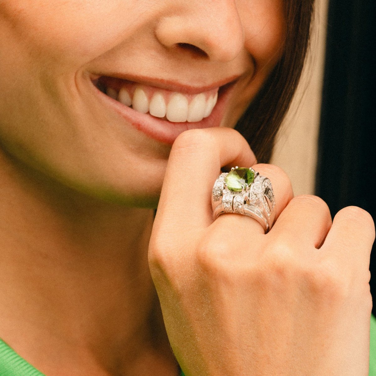 Bague Tank en platine, péridot et diamants - Castafiore