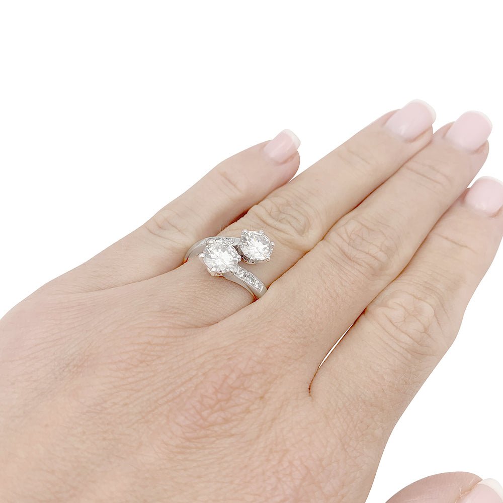 Bague Toi et Moi en or blanc et diamants. - Castafiore