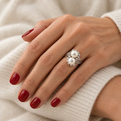 Bague Toi & Moi en or blanc, perles et diamants - Castafiore