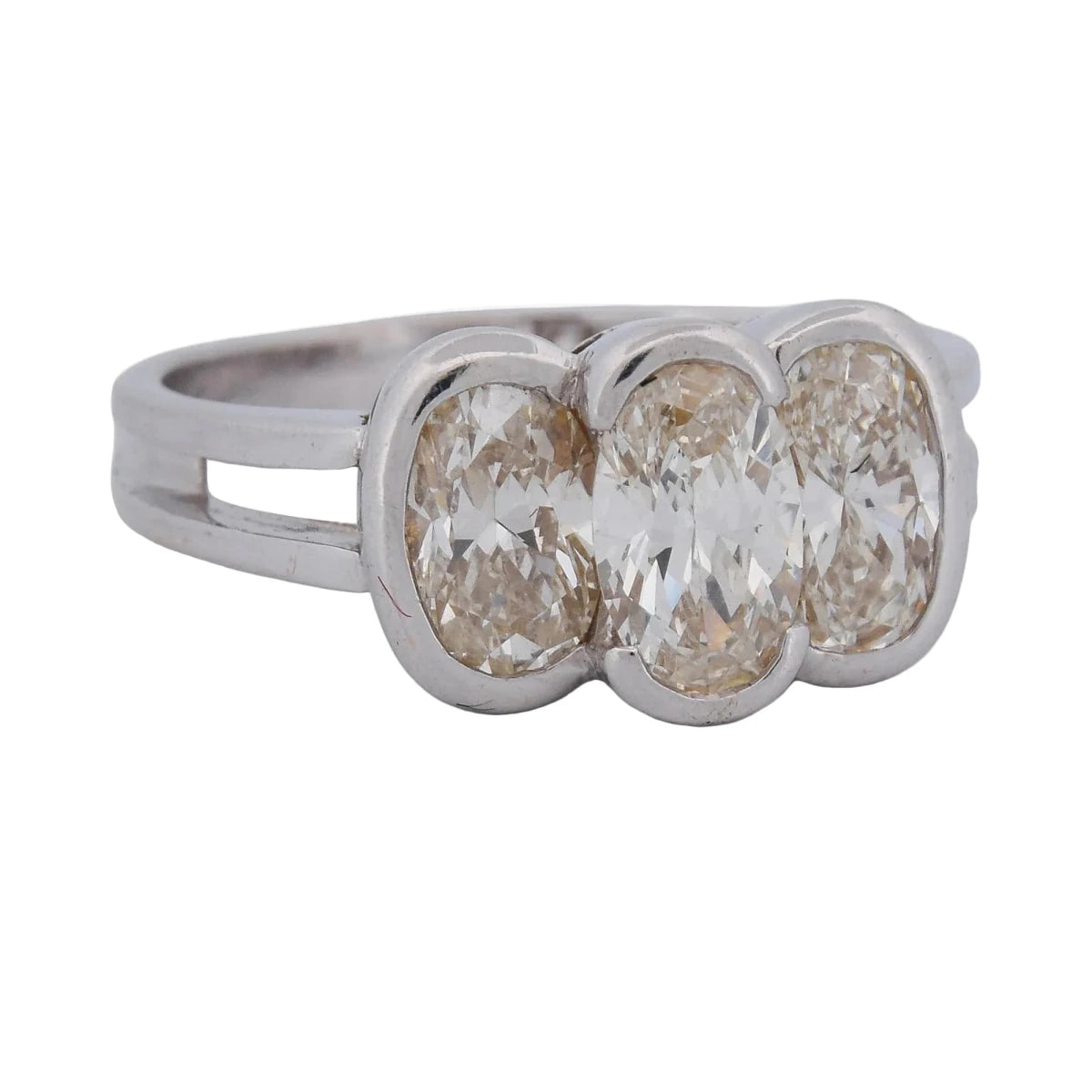 Bague Trilogie en or blanc et diamants - Castafiore