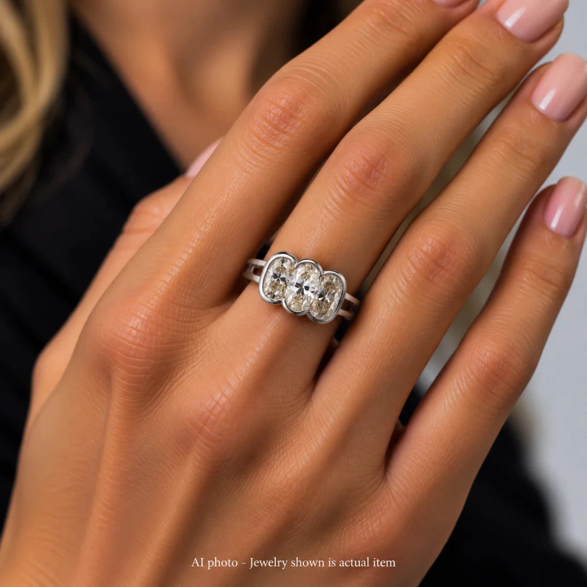 Bague Trilogie en or blanc et diamants - Castafiore