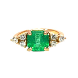 Bague Trilogie en or jaune, émeraude et diamants - Castafiore