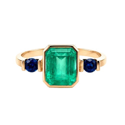 Bague Trilogie en or jaune, émeraude et saphirs - Castafiore