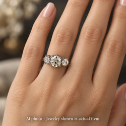Bague Trilogie en or jaune, platine et diamants - Castafiore