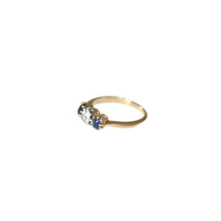 Bague Trilogie en or jaune, platine, saphirs, et diamant - Castafiore