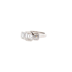 Bague Trilogie en platine, émeraude et diamant - Castafiore
