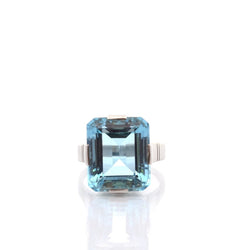 Bague vintage aigue - marine en platine - Castafiore