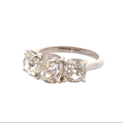 Bague VINTAGE trilogie en platine et diamants - Castafiore